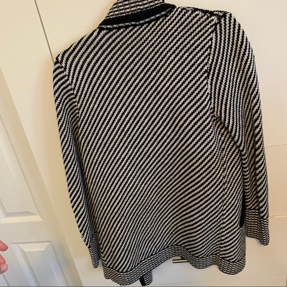 Dynamite Black & White Knit Sweater - Picture 4 of 6